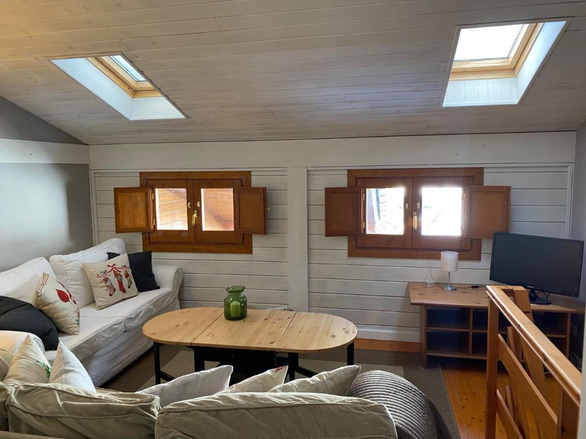 Ferienwohnung Acogedora Buardilla Duplex 6 Pax Incles Exterior foto